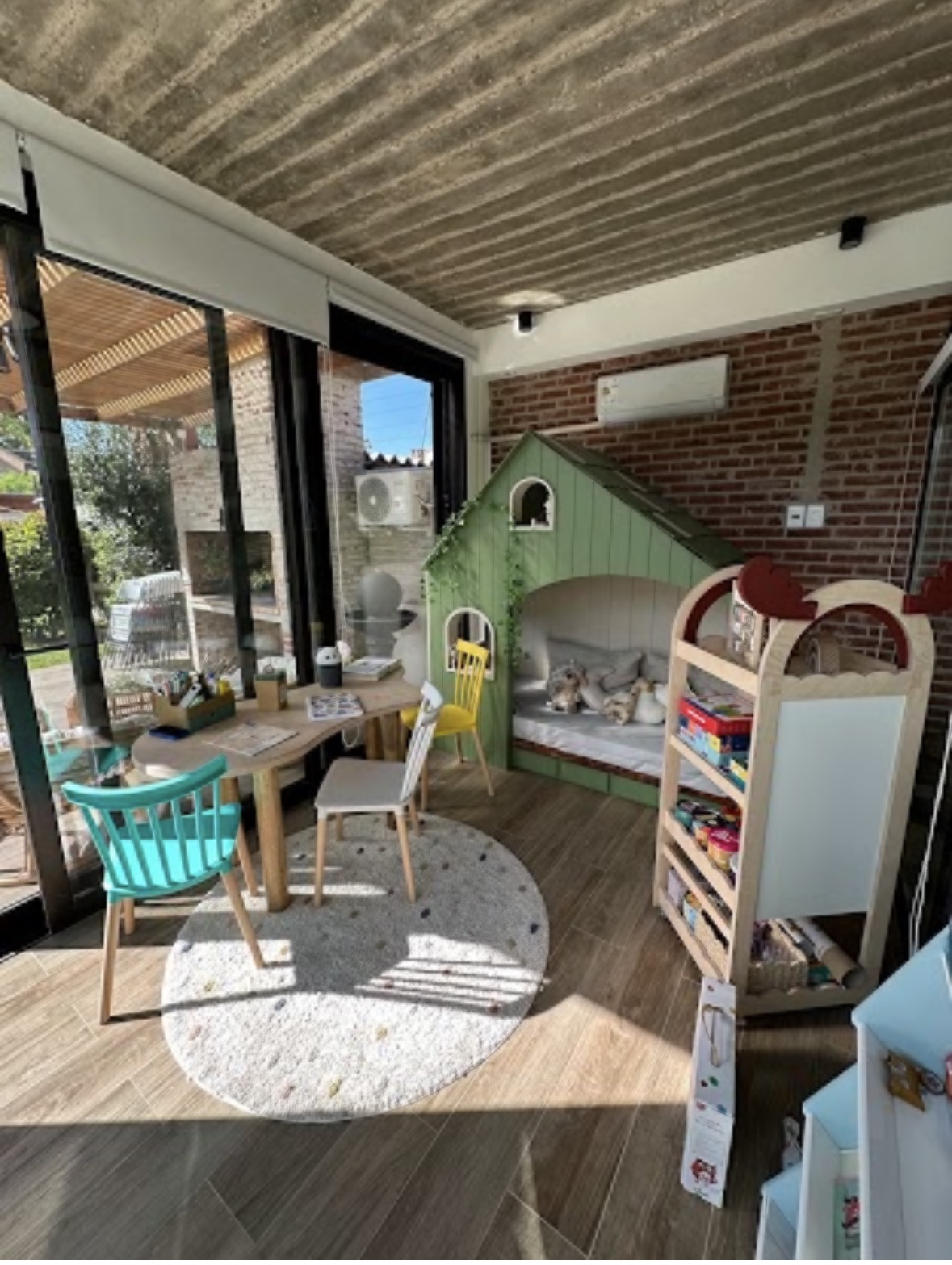 Consultorio de terapia — ambiente cálido y acogedor